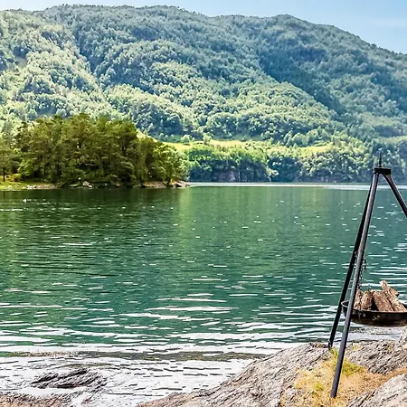 Feriehus Sjobris Etnesjoen