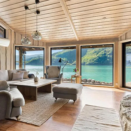 Sjobris Holiday home